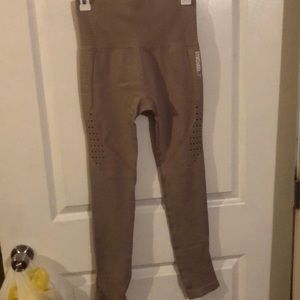 Gym shark leggings